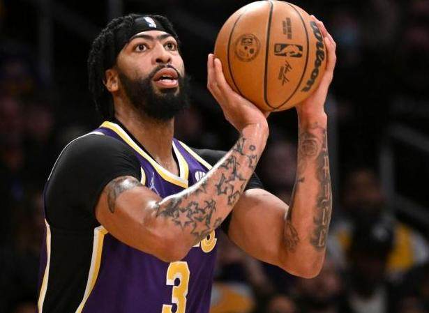 谈及交易浓眉心里没底：Fxxk 真不清楚会发生什么